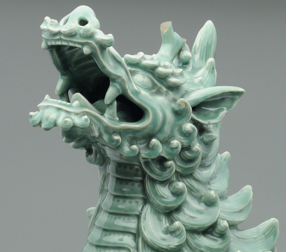 CA327 江戸時代後期 肥前 大河内窯 【鍋島青磁】 麒麟 置物